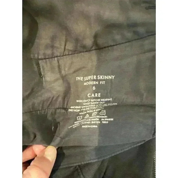Ann Taylor Super Skinny Modern Fit Zipper Pocket Pants , Size 6, Pre-Owned - Picture 4 of 6